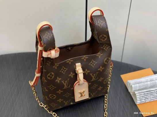 AAA Replica Ru BB LOUIS Atlantis VUITTON 0816